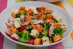 Knackiger Salat mit Flusskrebsen