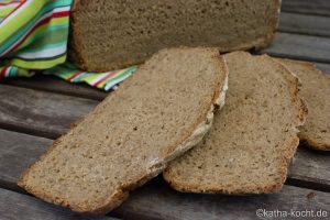 Roggenschrot Brot aus dem Topf