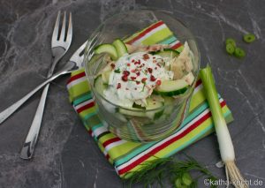 Gurkensalat mit Forellenfilets