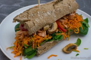 Asiatisches Pulled Chicken Sandwich