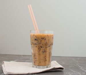 Kaki-Banane Smoothie mit Heidelbeeren (2)
