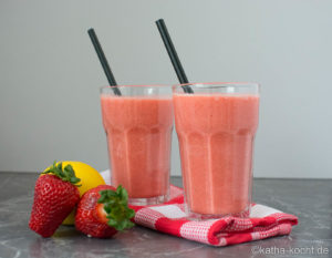 Erdbeer-Banane Smoothie mit extra Vitamin C