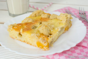 Rhabarberkuchen mit Pfirsichen und Schmandguss vom Blech