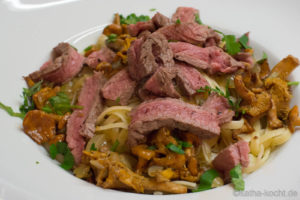 Pasta mit Steak und Pfifferlingen