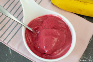 Himbeer-Bananen Nicecream