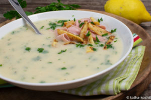 Leichte Spargelcremesuppe mit Kochschinken Leichte Spargelcremesuppe mit Kochschinken