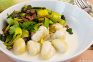 Gnocchi mit Lauch und Ziegenkäsesauce