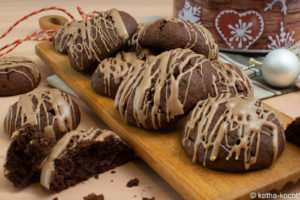 Weihnachtsgebäck - weihnachtliche Schokokekse