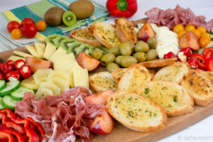 Charcuterieplatte im Spätsommer Charcuterieplatte im Spätsommer