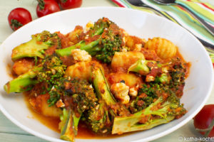 Gnocchi mit Brokkoli und Schafskäse aus dem Ofen Gnocchi mit Brokkoli und Schafskäse aus dem Ofen